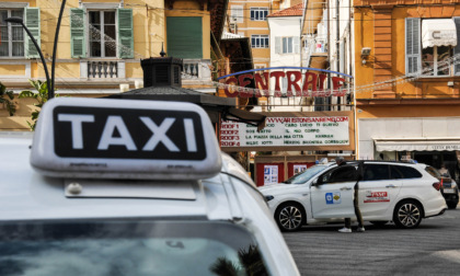 "Non mi hanno fatta salire sul taxi col cane", nasce un caso a Sanremo