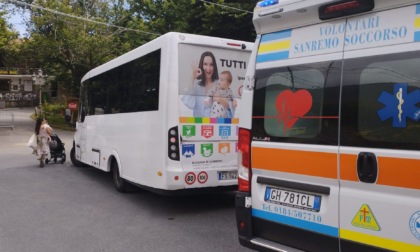 Autista dell'RT soccorre passeggera in stato confusionale