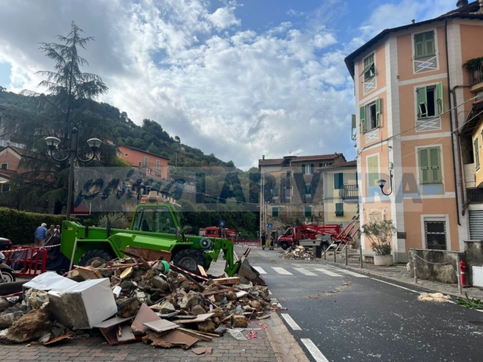 Palazzina esplosa a Soldano: corsa contro il tempo per garantire la viabilità in vallata