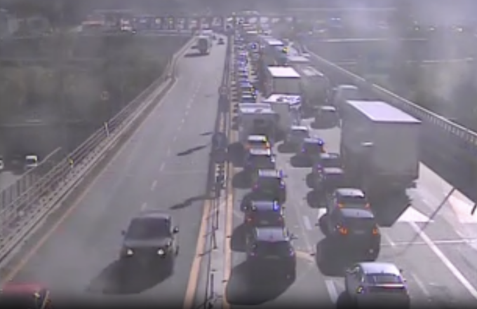 Esodo di agosto: 8 km di coda sull’Autofiori tra Sanremo e il confine