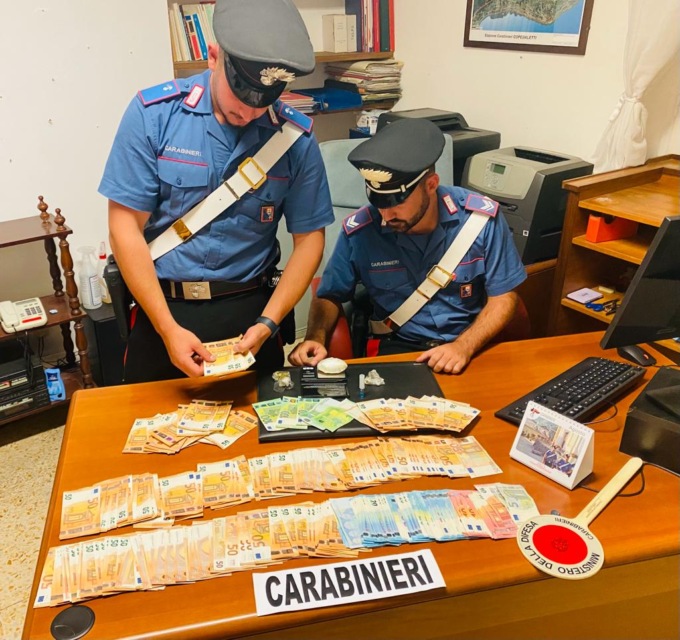 Carabinieri sequestrano oltre un chilo di cocaina. Tre arresti