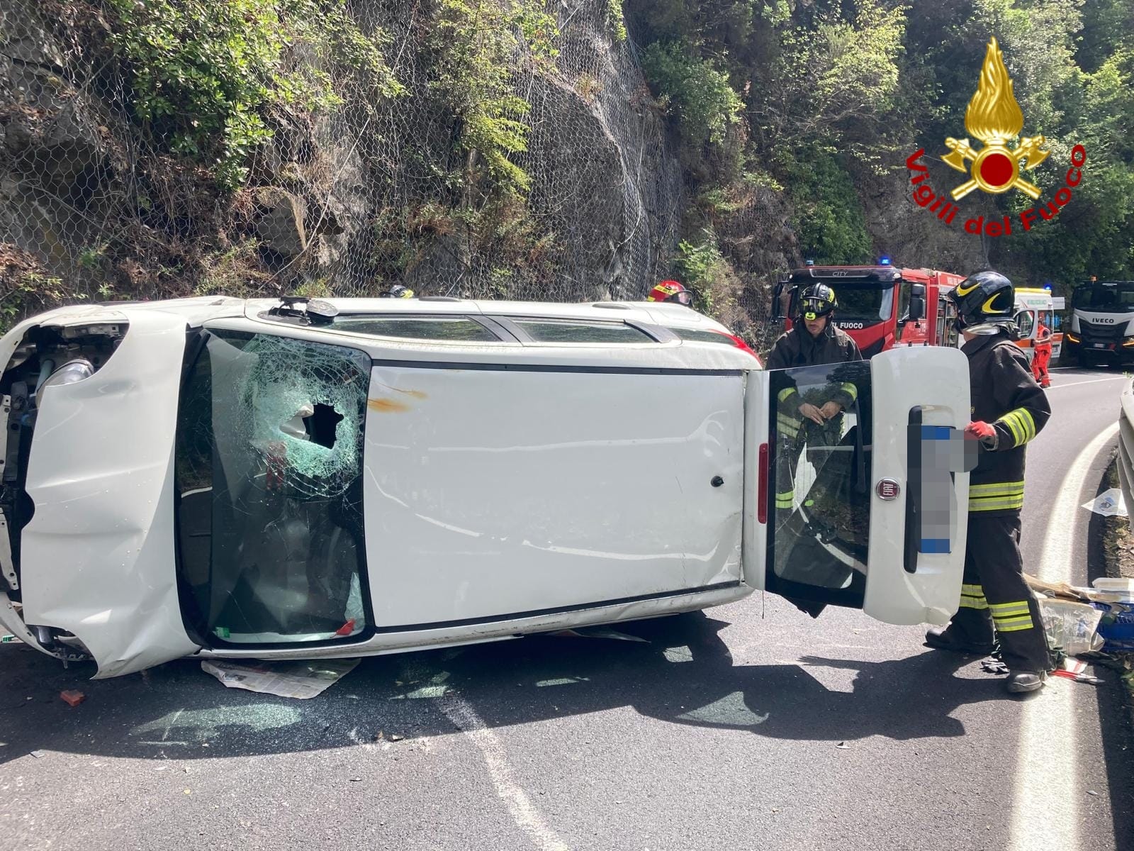 Incidente Valle Argentina Molini Andagna auto ribaltata strada provinciale 548