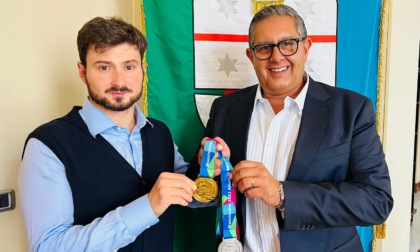 Nuoto: il presidente Toti incontra il campione paralimpico Francesco Bocciardo