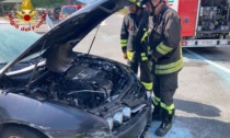 Principio di incendio di un'auto nell'area di servizio di Conioli sull'A10