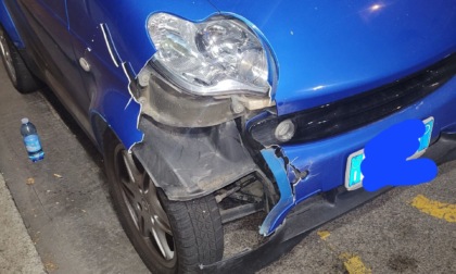 Smart danneggiata dalla collisione con un cinghiale a Bordighera
