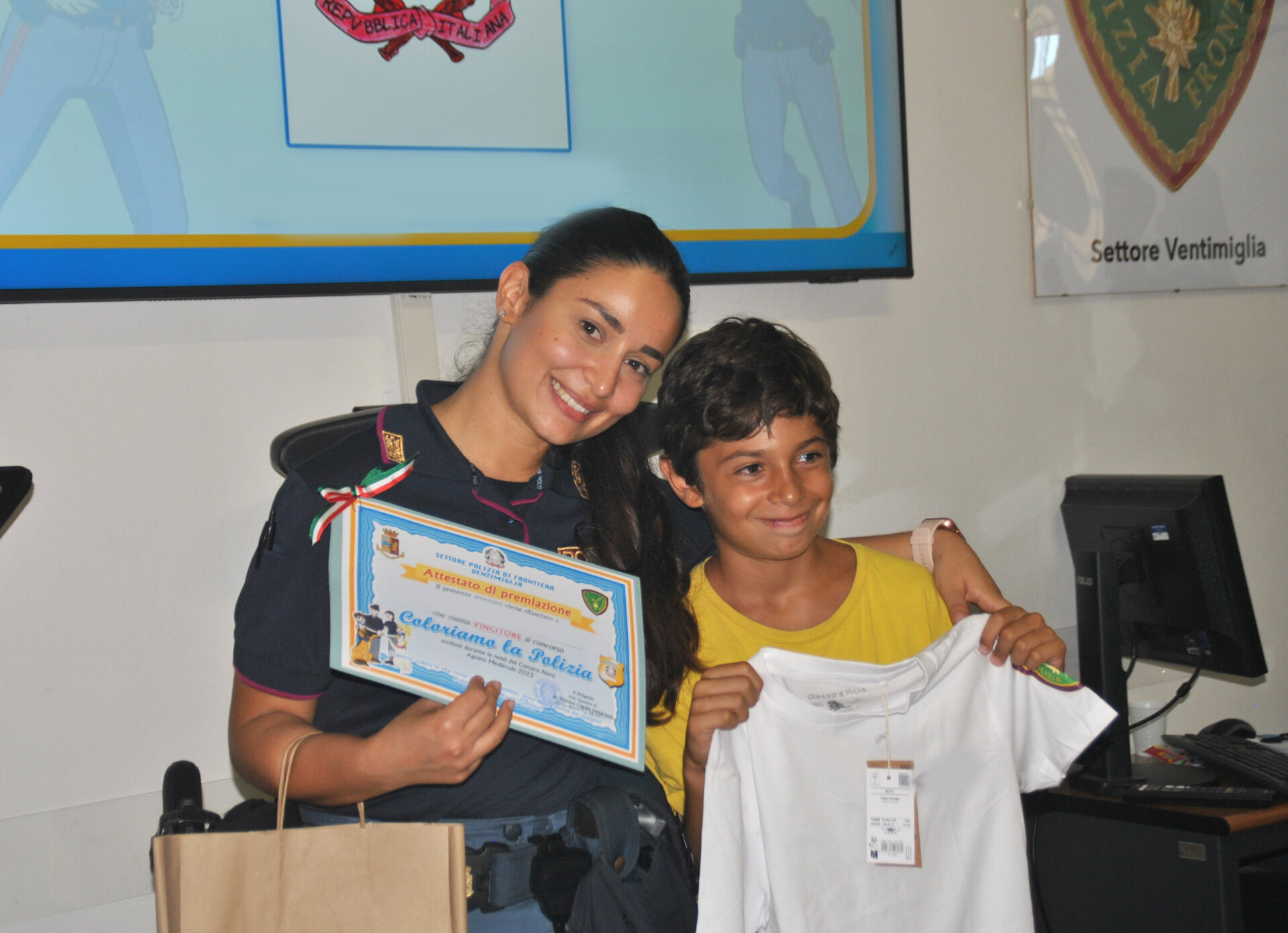 (premiati) concorso coloriamo la polizia polizia di frontiera bambini studenti_05
