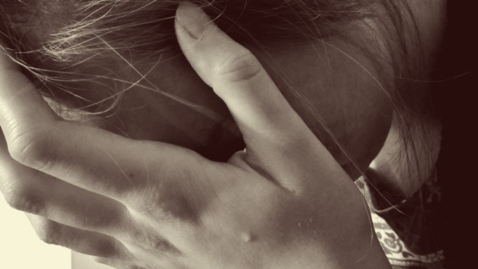 Donna bullizzata da una baby gang ad Arma di Taggia: “Tra due giorni muori”