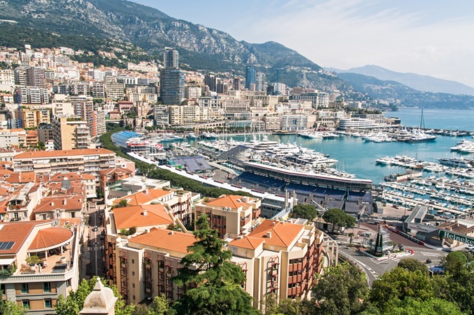 Nel Principato di Monaco è vietato filmare o fotografare i clienti di Casinò e Hotel