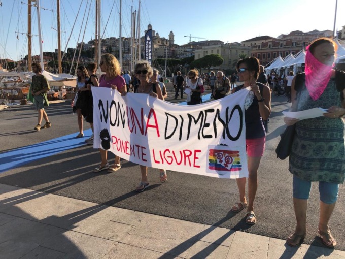 Flash Mob contro la violenza di genere  alle Vele d’Epoca “Suetta appoggia un governo fascista”