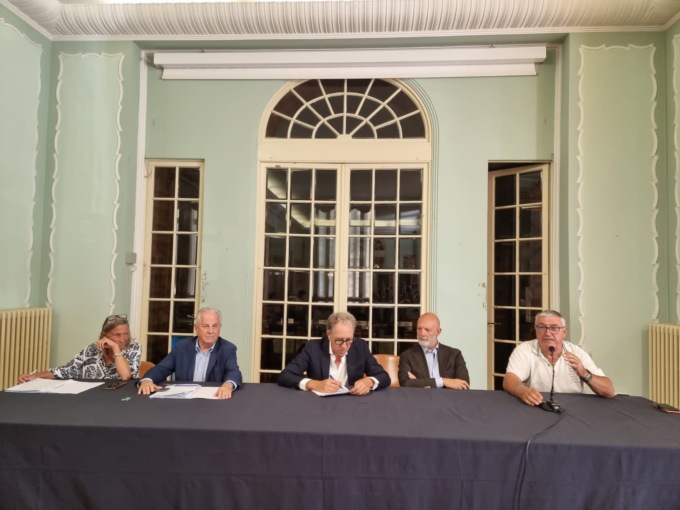 Rivieracqua si salva solo con l’ingresso di un privato