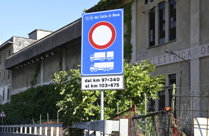 Divieto di transito per autoarticolati e autotreni: il Sindaco di Pornassio introduce nuove misure