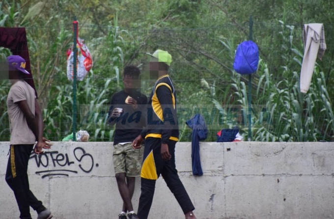 Migranti: impennata di arrivi, ora sono 250 a mangiare alla Caritas