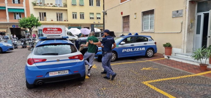 Polizia di frontiera arresta passeur e latitanti al confine con la Francia