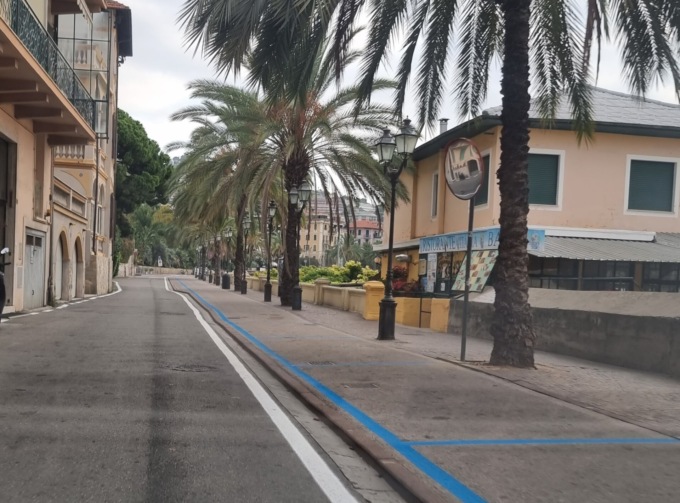 Posti blu sulla ciclabile bis