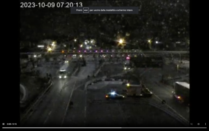 Pullman in panne sull’A8: ripresa la circolazione stradale