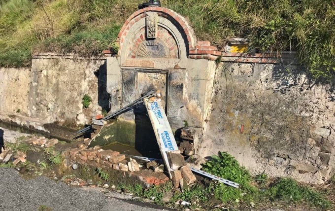 “Distrutta da un’auto del rally la fontana di Langan inaugurata dal principe Umberto”