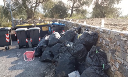 Abbandono di rifiuti a Diano Marina: pizzicati gli autori, multe fino a 500 euro