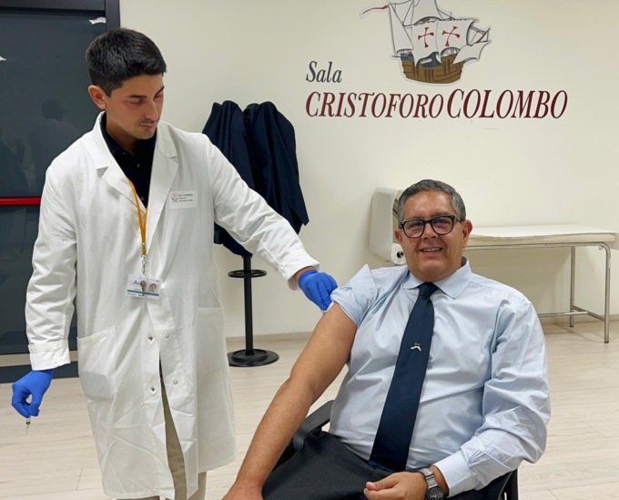 Presidente Toti e l’Assessore Gratarola si sottopongono alla vaccinazione