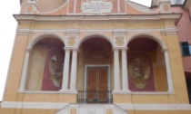 Il Priore della Confraternita di San Pietro illustra i restauri alla cittadinanza