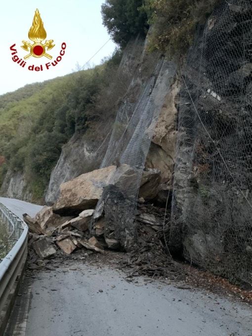 Chiusa per una frana la provinciale 548 della Valle Argentina