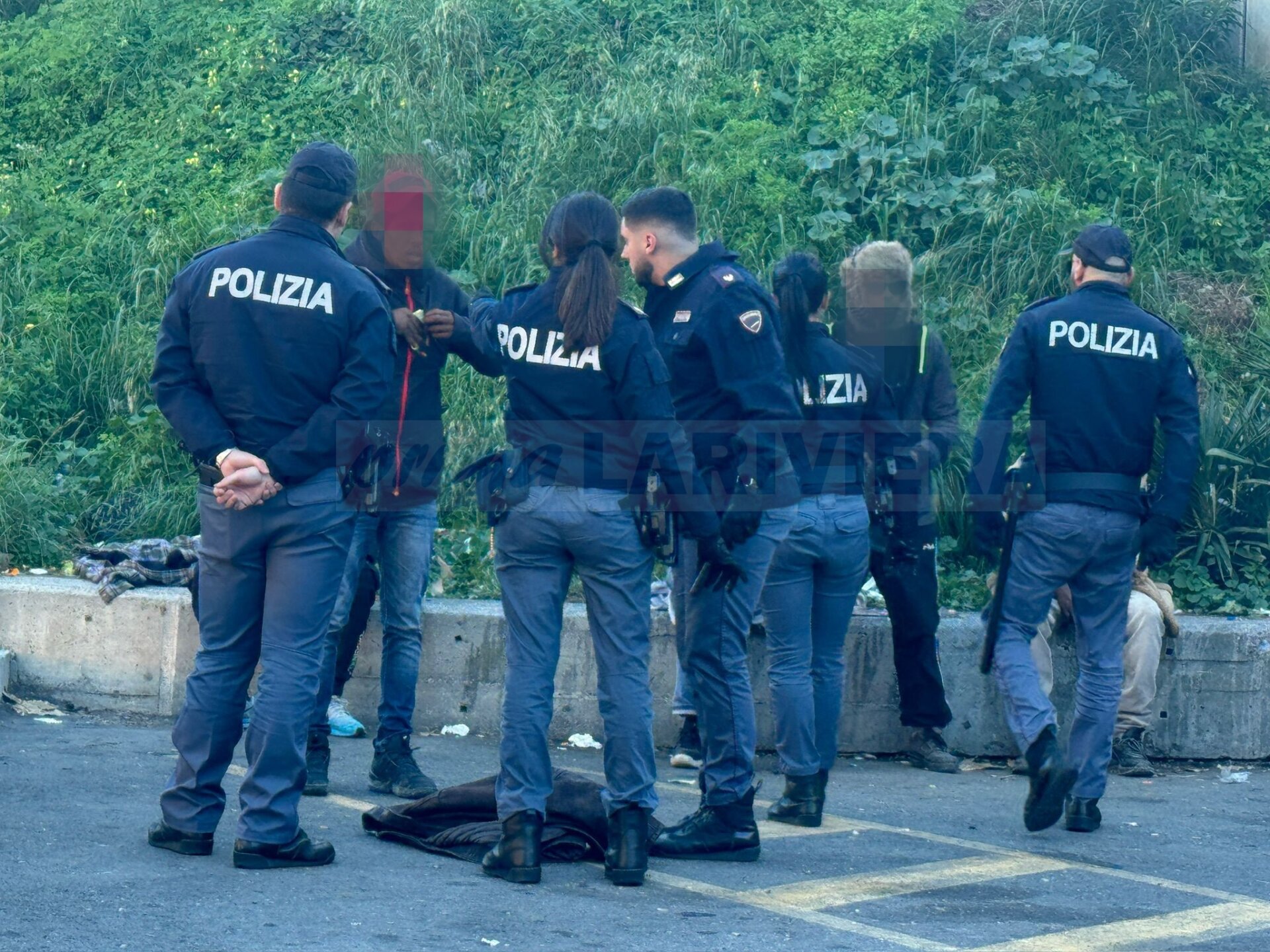 controlli pattuglione ventimiglia polizia migranti 28 novembre 2023