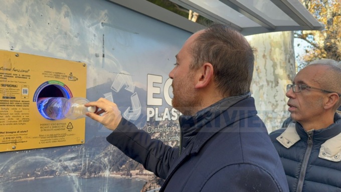 Inaugurata a Ventimiglia la macchina “mangiaplastica”, premi a chi conferisce