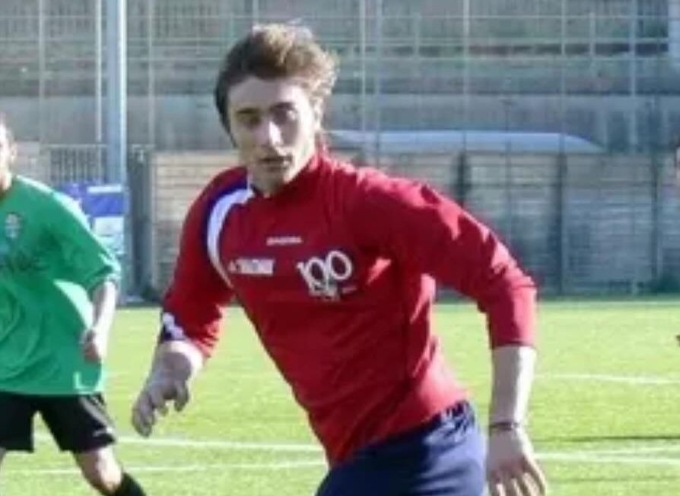 A Bordighera Alta i funerali del calciatore 31enne Niccolò Bosio