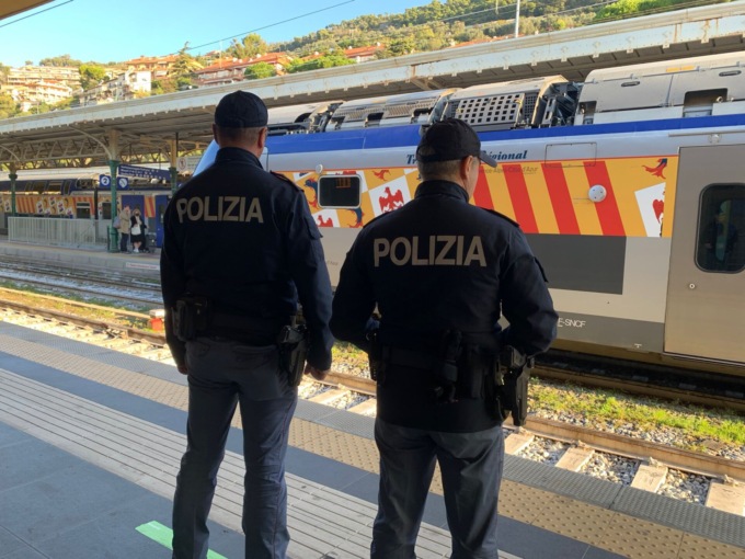Importazione illegale di tabacchi in Francia, arrestato in stazione a Ventimiglia