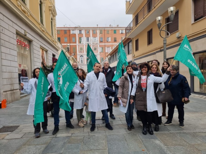 Sciopero nazionale dei medici: “I nostri stipendi dignitosi hanno perso potere”
