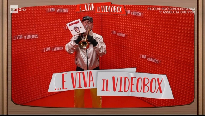 Lo showman sanremese Maxfiamma protagonista su “E viva il video box” di Rai2