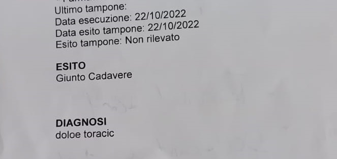 Va al Pronto Soccorso per un problema respiratorio ma per il referto è “giunto cadavere”