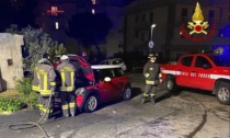 Principio di incendio di un'auto a Sanremo, intervengono i vigili del fuoco