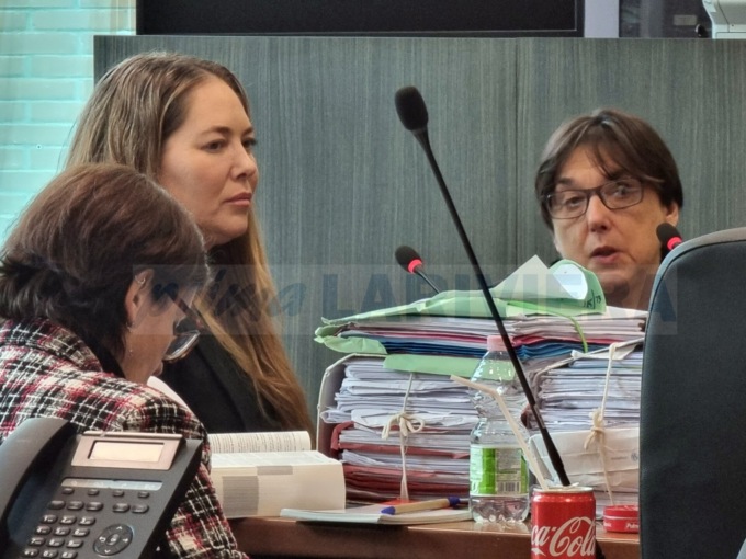Quel livido sul collo di Sargonia e la confessione all’amica: “Voleva strangolarmi”