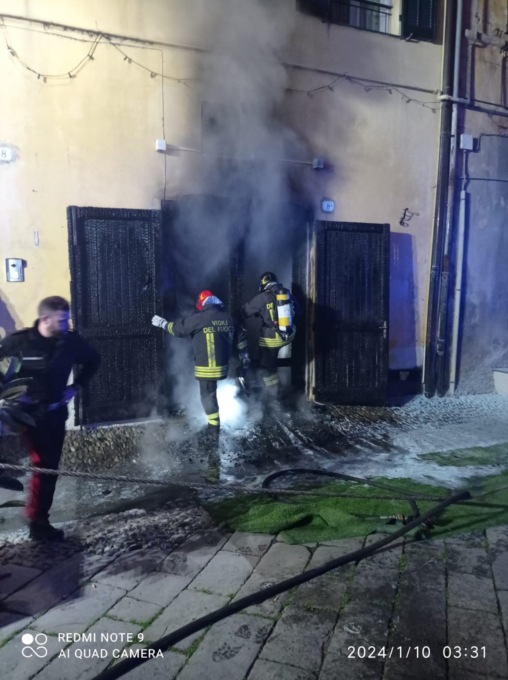 In fiamme nella notte salumeria in centro a Taggia. Il racconto del titolare