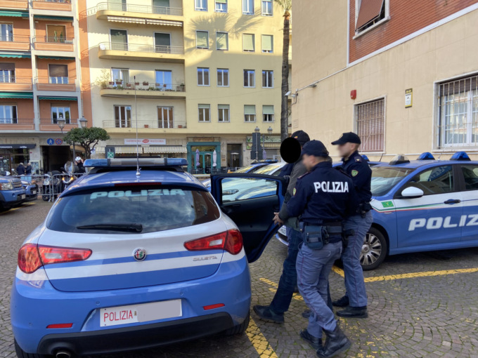 Torna in Italia dopo l’espulsione. Arrestato