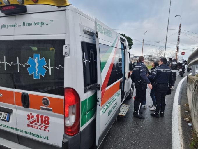 Due studenti investiti da un mezzo pirata. Sono gravi