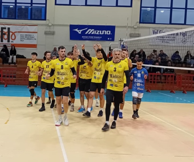 Grafiche Amadeo cede alla capolista 3-0
