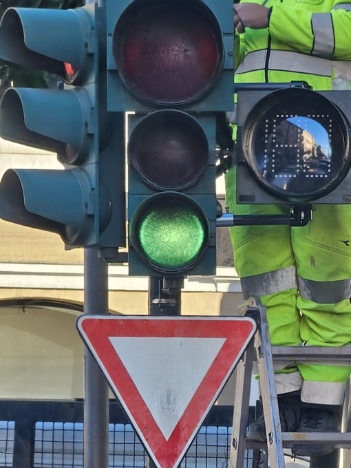 Lavori sull’Aurelia, installato un nuovo semaforo