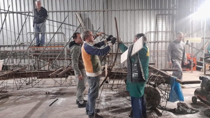 Al via la preparazione del carro fiorito di Camporosso-Vallecrosia