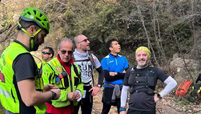 Trail runner e rischio infortuni durante la corsa: esercitazione del Soccorso Alpino