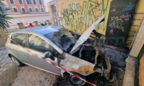 Auto bruciata dietro il teatro Ariston di Sanremo
