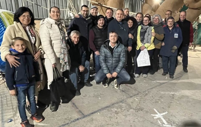 Sanremoinfiore 2024: sopralluogo del Comune di Camporosso nel capannone dei carristi