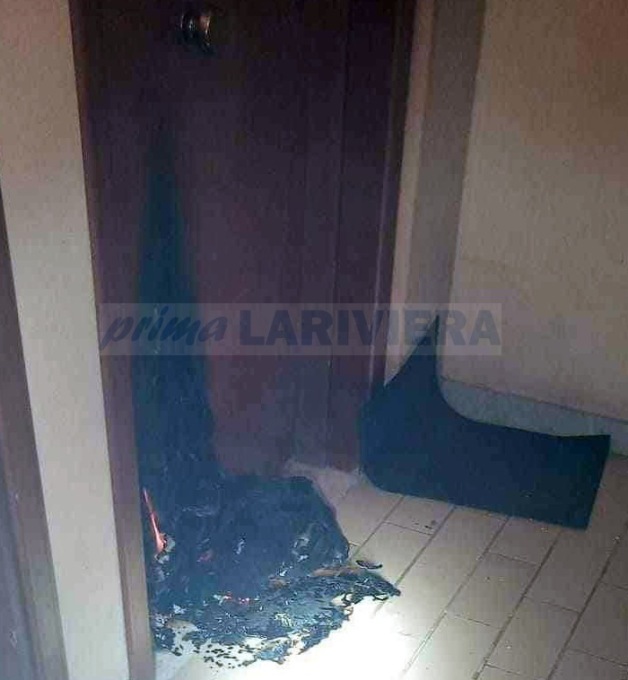 Attentato incendiario alle Gallardi contro la porta di un’abitazione