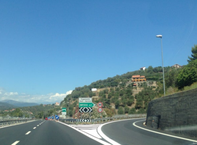Riapre nel pomeriggio l’uscita di Imperia Est in direzione Francia