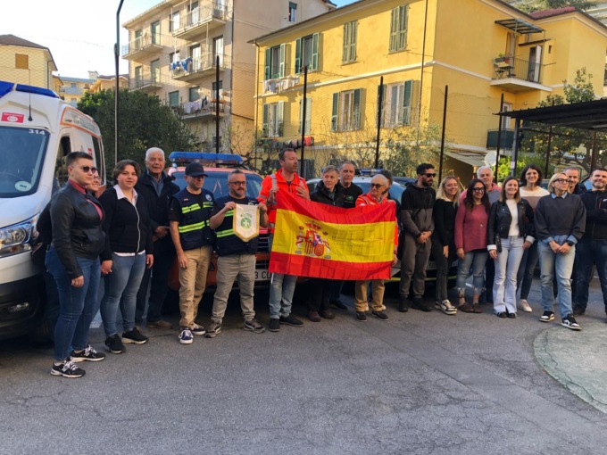 Volontari spagnoli in viaggio per Kiev fanno tappa a Imperia