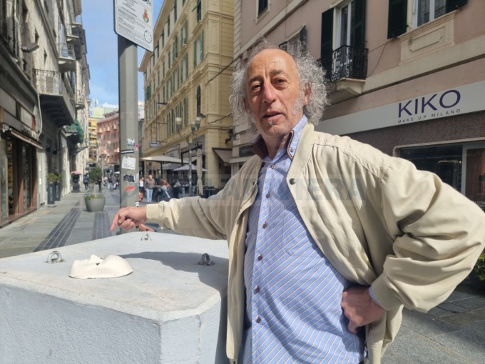 Derubato degli occhiali durante la presentazione del candidato sindaco a Sanremo