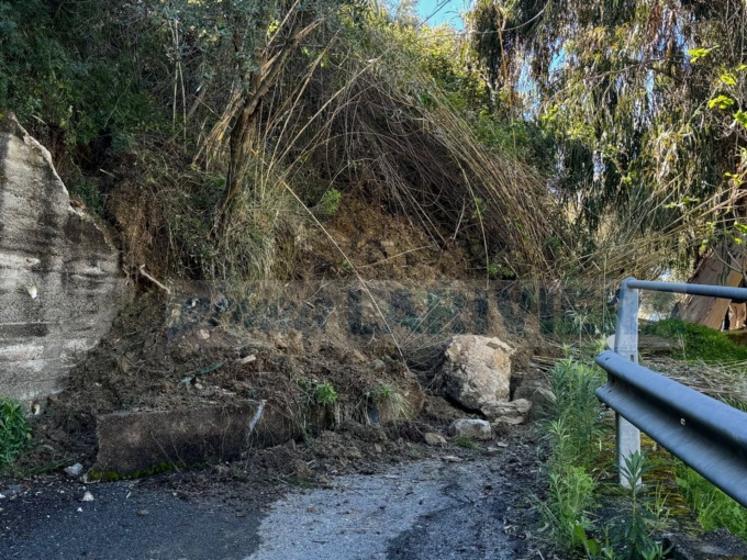 Frana a Bordighera, il sindaco: “Subito la viabilità alternativa per le famiglie isolate”