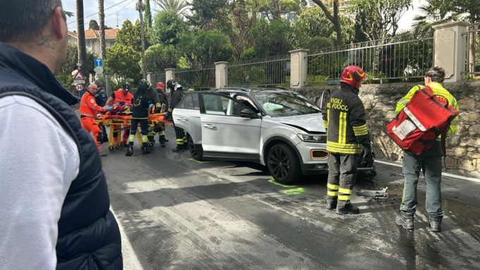 Scontro tra auto