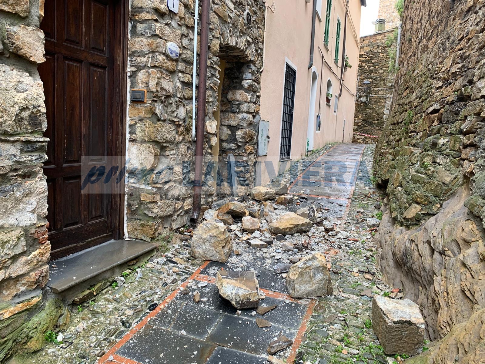 danni maltempo muro perimetrale lingueglietta cipressa crollo_03
