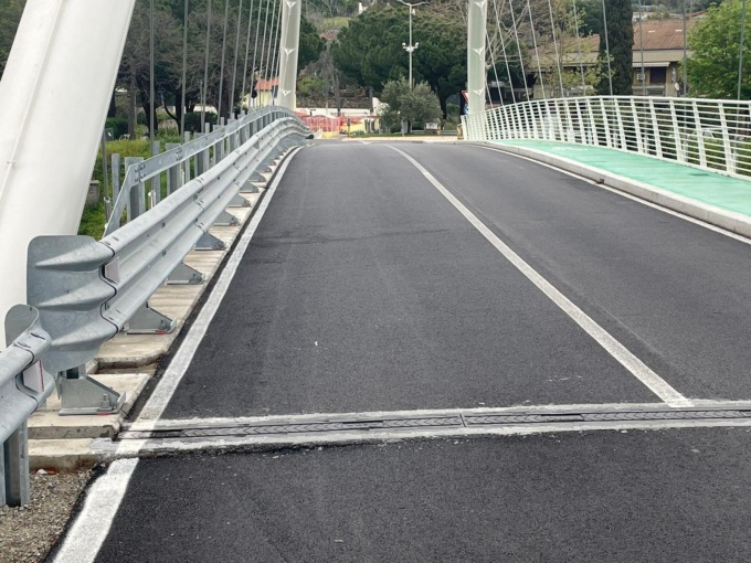 Piani, Imperia Rinasce: “Già dissestato il ponte nuovo di zecca”